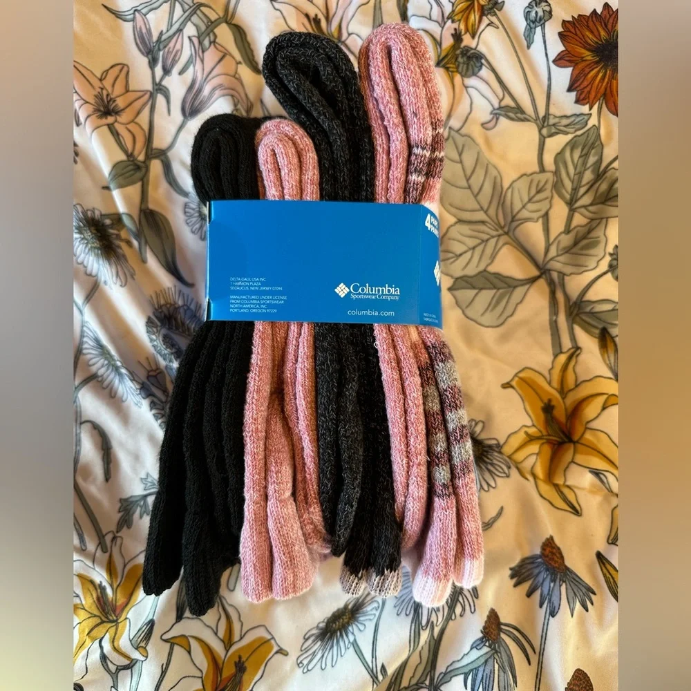 4-pack Columbia brand crew socks NWTS women’s size 4-10 - Picture 2 of 4